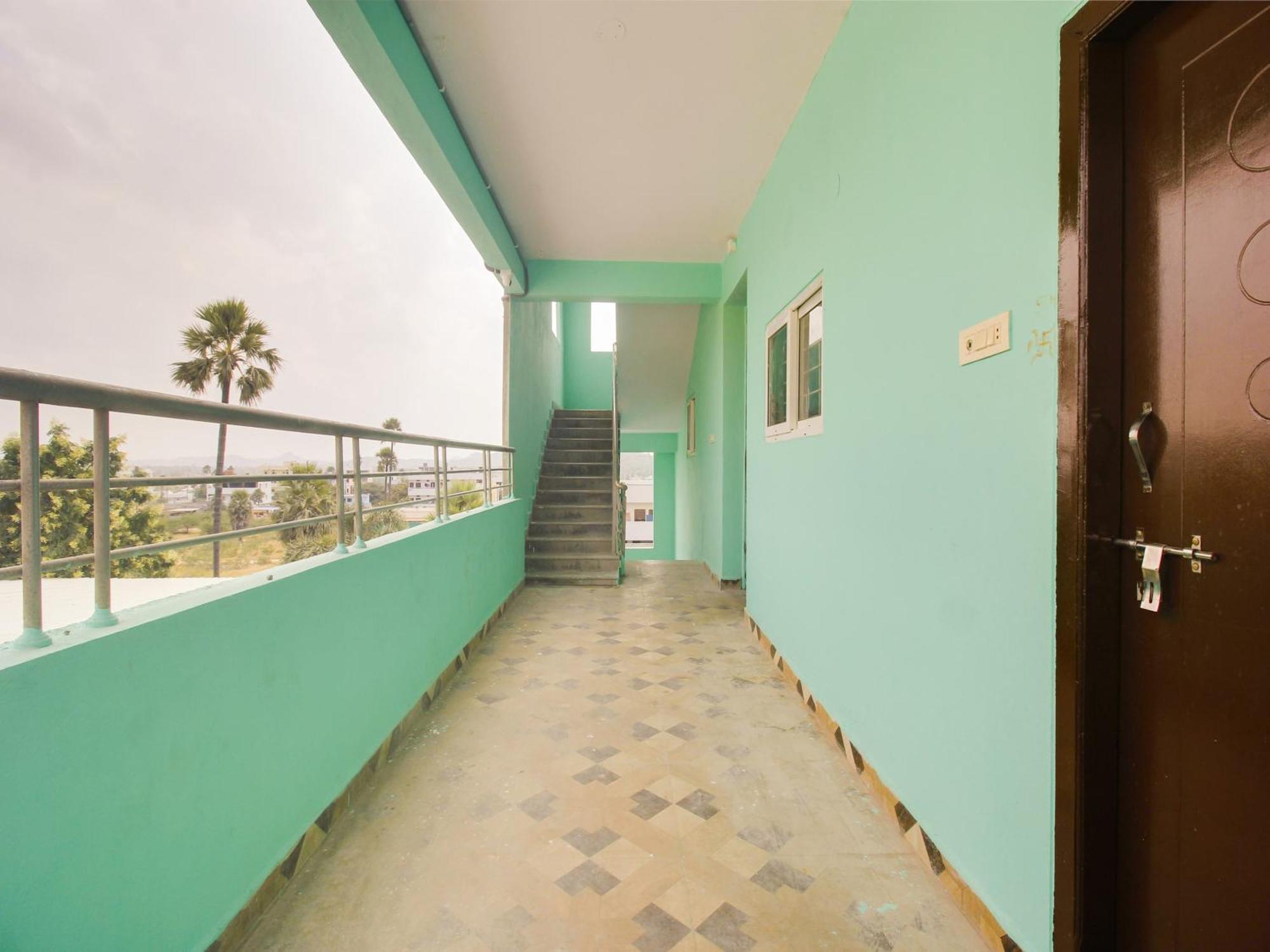 Hotel O R.J.International Pedda Ambarpet Luaran gambar