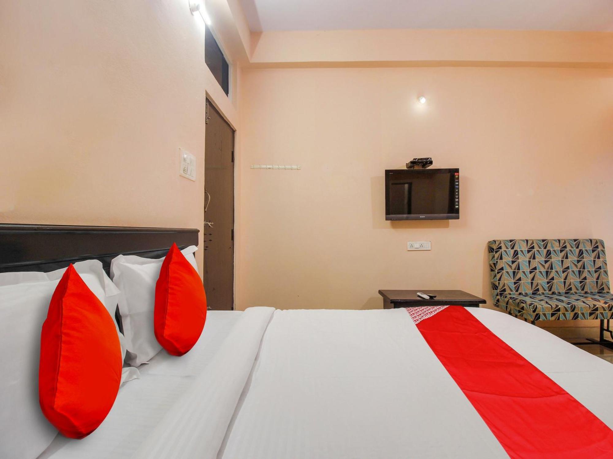 Hotel O R.J.International Pedda Ambarpet Luaran gambar
